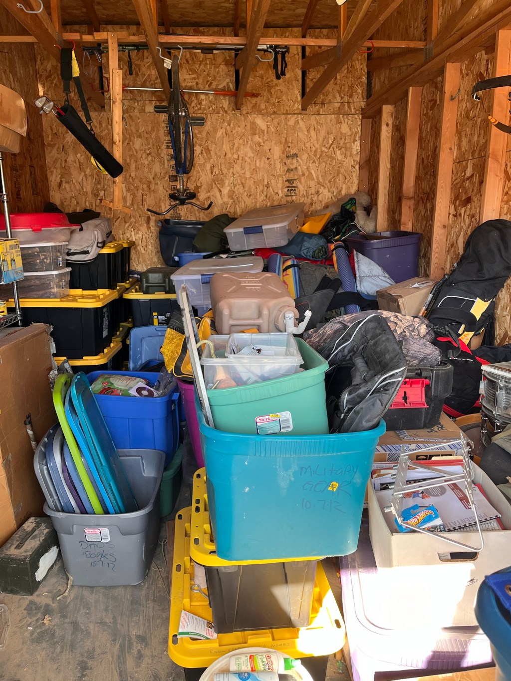 Embracing Minimalism: A Path to Balance and Fulfillment in Life’s Complex&nbsp;Currents